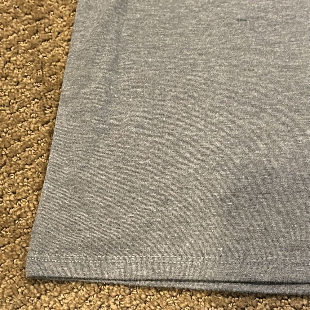 Sub_urban Riot Women’s Grey Pocket T-Shirt with Embroidered Red Heart - Picture 4 of 7